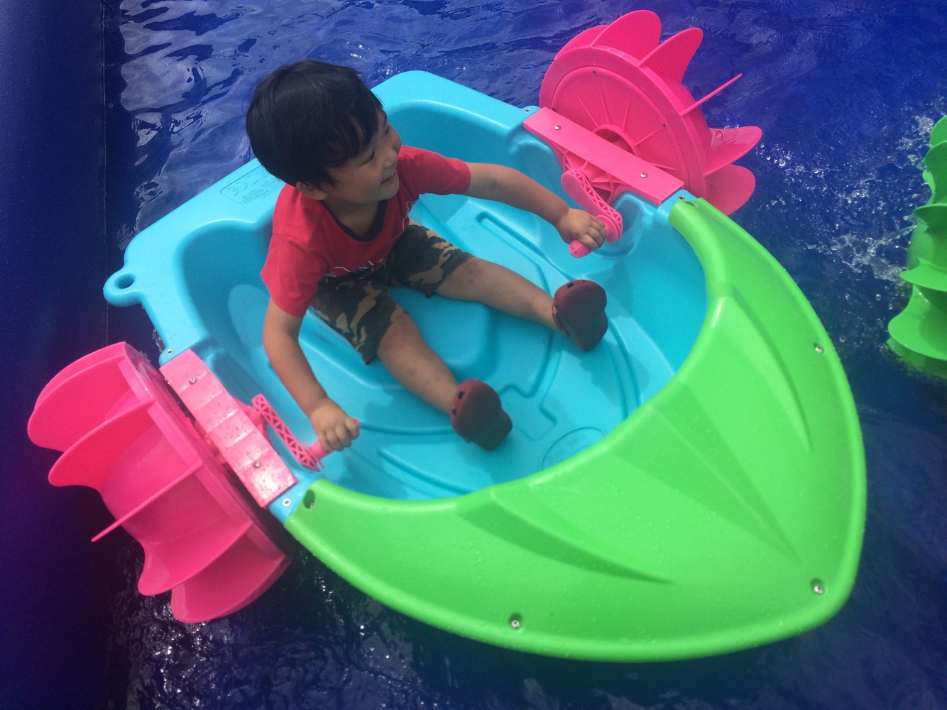 写真：アクアパドルボートであそぼう！